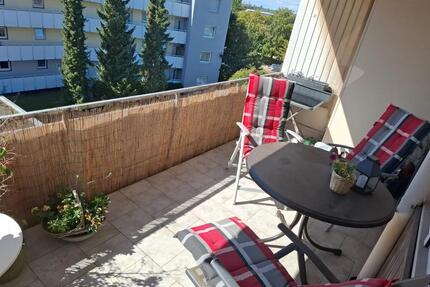 Sehr helle Wohnung mit großem Wohnbereich, Südbalkon und Top-Lage - Wolfenbüttel Adersheim