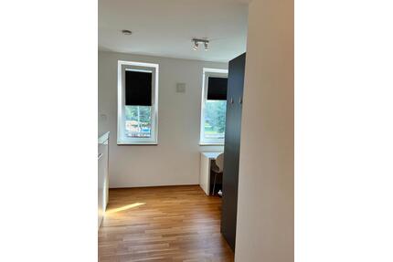 1‑Zimmer Wohnung möbliert in 60528 Frankfurt, Strom inkl. - Frankfurt am Main Niederrad