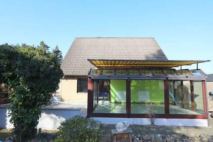 Wintergarten - Pool - Teich - Sauna - Doppelgarage und mehr - EFH in Gifhorn-Süd