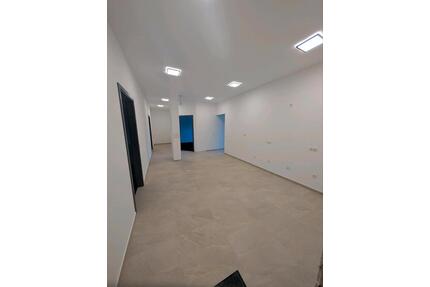 Moderne Gewerbeimmobilie Tettnang-Tannau zu vermieten (AB SOFORT)