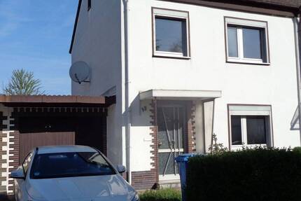 Reihenendhaus mit Garage in Neuwied auf Pachtgrundstück