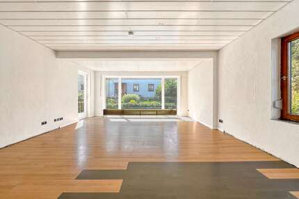 Haus zum Kaufen in Stuttgart 650.000,00 € 176.3 m²