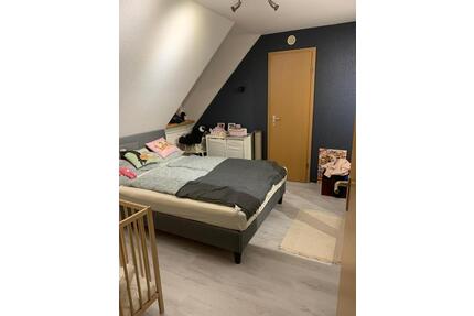 Gochsheim, 2 Zimmer, Küche, Bad, Abstellraum DG