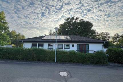 Energetisch sanierter Winkelbungalow in familienfreundlicher Wohnlage von Vettelschoß