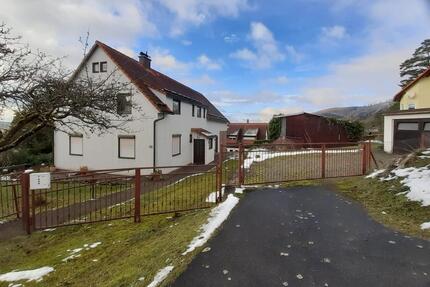 Haus mit Panoramablick – großzügiges Grundstück, viel Potenzial - Suhl Aue 1