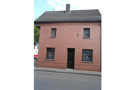 Vermietung einer 4 Zimmer Wohnung in Gangelt in einem Altbau