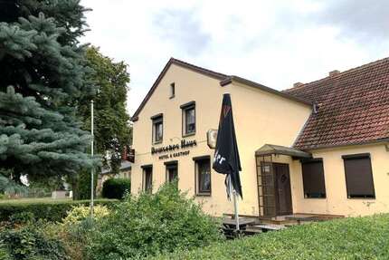 Haus zum Kaufen in Penkun 146.000,00 € 883 m²