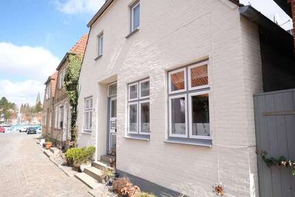 Haus zum Kaufen in Eckernförde 595.000,00 € 293 m²