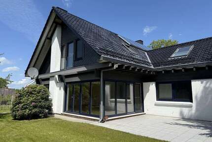 Haus zum Mieten in Heide Süderholm 2.290,00 € 195 m² - Heide / Süderholm