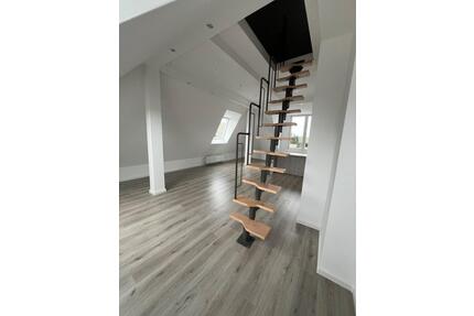 Hochwertige & lichtdurchflutete DG-Wohnung mit EBK - Jülich