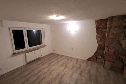 Helle 2-Zi-Wohnung direkt am HBF Pforzheim - Einbauküche