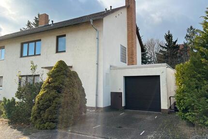 Doppelhaushälfte auf großem Grundstück - verkehrsgünstig gelegen - Mannheim Rheinau