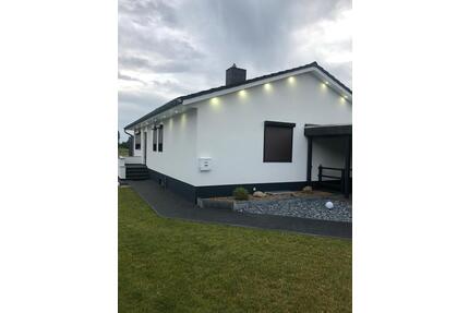 Einfamilienhaus Bungalow mit Vollkeller und Sauna - Langwedel
