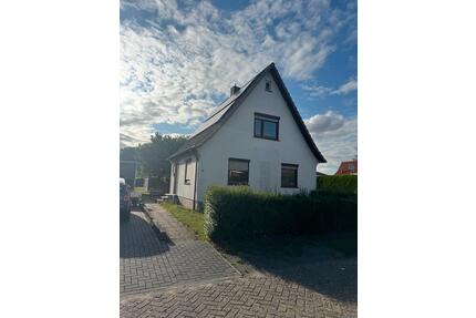 1 Familien Haus 1954 mit 914 m2 Grundstück und Doppelgarage - Ottersberg