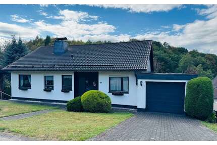 Haus zum Kaufen in Reichshof 240.000,00 € 152 m²