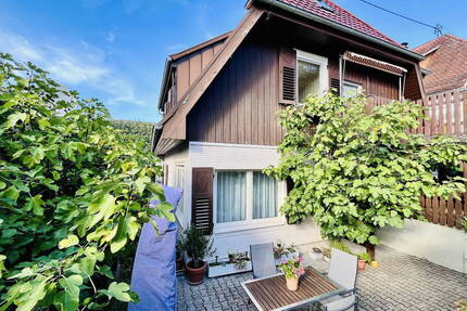 Schönes 2-Familienhaus mit zwei weiteren Zimmern im Gartengeschoss und ausbaufähiges DG! - Neuenbürg