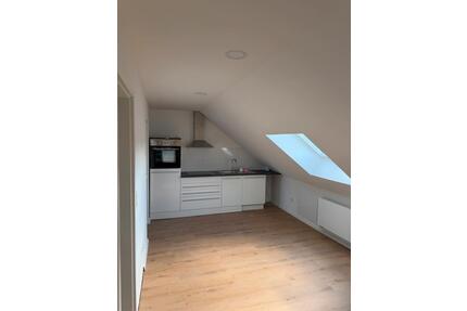 Schöne, kleine DG Wohnung - komplett neu saniert - Offenburg Rammersweier