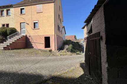 Haus zum Kaufen in Esselbach 52.000,00 € 65 m²