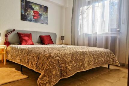 Modern möblierte 2 Zi Wohnung in Waldenbuch - Steinenbronn