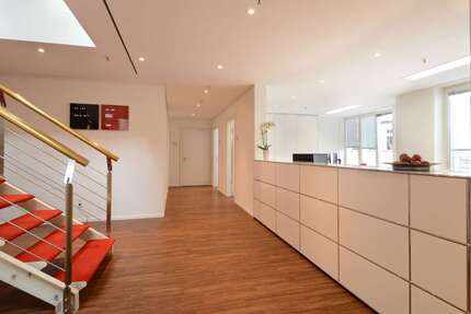 Büro in Hamburg 299,00 € 4 m² - 299,00&nbsp;EUR Kaltmiete, ca.&nbsp; 4,00&nbsp;m&sup2; in Hamburg (PLZ: 20354)