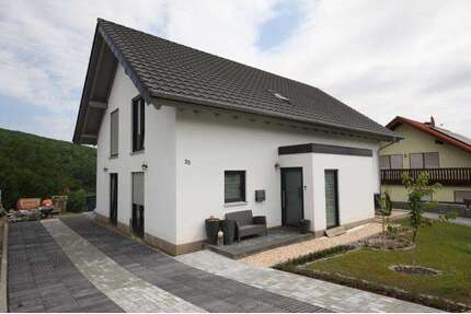 Haus zum Kaufen in Offenbach-Hundheim 410.000,00 € 192 m²