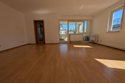 Helle 3-Zimmer-Wohnung mit Balkon am Pferdemarkt - Trier Kürenz