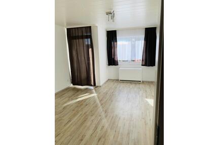 1 ZW Hell 30 qmGarageBalkonZentrum Homburg zu verkaufen Sofort