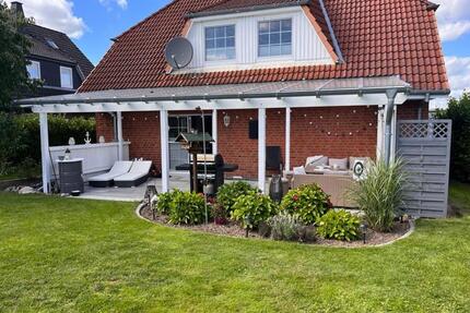 Traumhaus in Feldrandlage - 595.000,00&nbsp;EUR Kaufpreis, ca.&nbsp; 140,00&nbsp;m&sup2; in Sandesneben (PLZ: 23898)