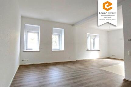 Moderne 3-Raumwohnung mit Balkon in saniertem Mehrfamilienhaus wartet auf Sie! - Heidenau