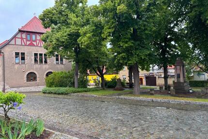 Günstiges Wohnhaus mit Innenhof und Scheune in Thüringen - An der Schmücke