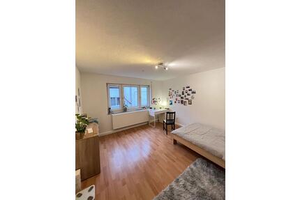 3er WG Zimmer - 430,00&nbsp;EUR Kaltmiete, ca.&nbsp; 75,00&nbsp;m&sup2; in Nürnberg (PLZ: 90449) Gebersdorf