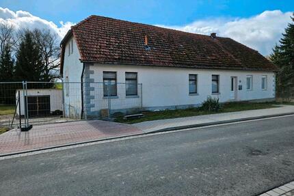Wohnhaus mit großen Grundstück - 999.000,00&nbsp;EUR Kaufpreis, ca.&nbsp; 150,00&nbsp;m&sup2; in Anrode (PLZ: 99976)