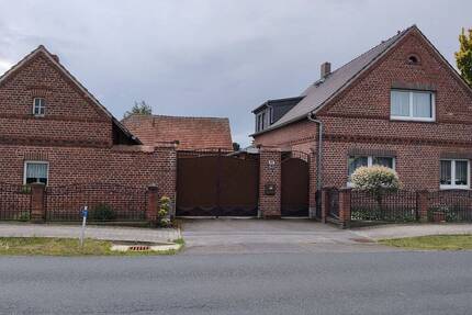 Dreiseitenhof - 250.000,00&nbsp;EUR Kaufpreis, ca.&nbsp; 125,00&nbsp;m&sup2;&nbsp;Wohnfl&auml;che in Hoyerswerda (PLZ: 02977)
