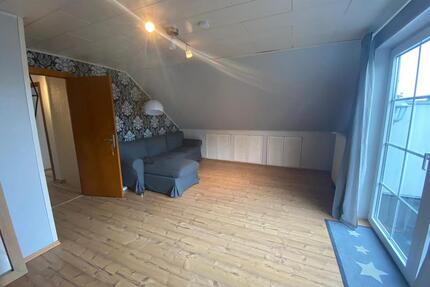 Gemütliche 3 Zimmer Dachgeschoss Wohnung - Pahlen