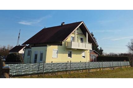 Gut erhaltenes Einfamilienhaus 126qm WF-Grundstück 830qm -94330 - Aiterhofen