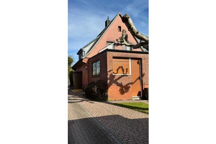 Einfamilienhaus mit Vollkeller – 6 Zimmer, 2 Bäder – ca. 300 m² G - Norderstedt Garstedt