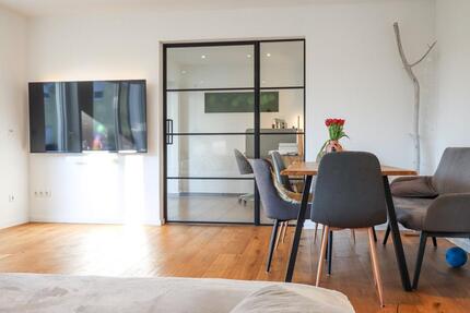 Zuhause wie ein Haus: 146 m² Wohnfläche, 230 m² Garten, Sauna, PV - München Aubing-Lochhausen-Langwied