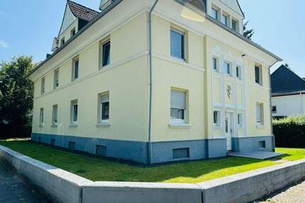 3-Parteien Mehrfamilienhaus aus der Gründerzeit mit großem Garten - Solingen / Wald