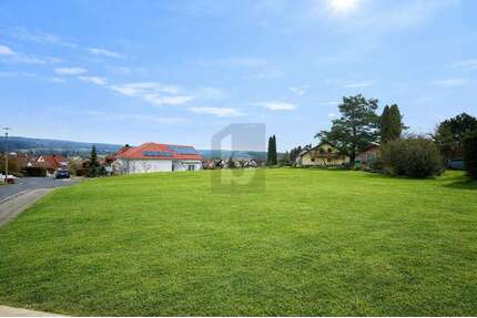 Grundstück zu verkaufen in Seybothenreuth 163.530,00 € 711 m²