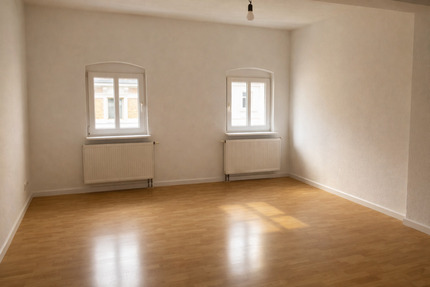 Große 4-Zimmer Wohnung in zentraler Lage mit Balkon - Halle (Saale) Damaschkestraße