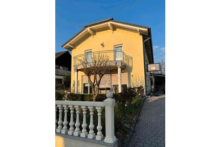 Einfamilienhaus - 2.600,00&nbsp;EUR Kaltmiete, ca.&nbsp; 190,00&nbsp;m&sup2; in Ramstein-Miesenbach (PLZ: 66877)