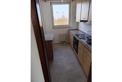 DG =2.OG ! gemütliche 3 Zi.-Whg + EBK inklusive ! - Taura