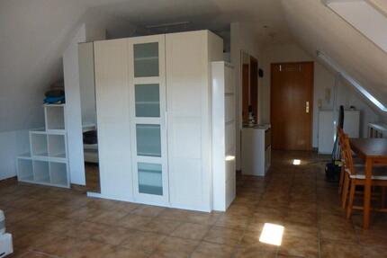 1 Zimmer DG Wohnung - 480,00&nbsp;EUR Kaltmiete, ca.&nbsp; 35,00&nbsp;m&sup2; in Moosburg an der Isar (PLZ: 85368)