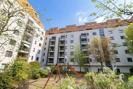 Attraktive 2-Zimmer-Wohnung mit Balkon, Aufzug und Keller in zentraler Lage von Stuttgart