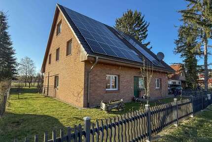 Haus zum Kaufen in Falkensee 1.175.000,00 € 223 m²