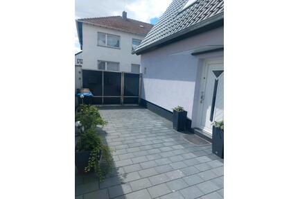 Zweifamilienhaus - 575.000,00&nbsp;EUR Kaufpreis, ca.&nbsp; 162,00&nbsp;m&sup2; in Schifferstadt (PLZ: 67105)