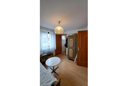Einzelzimmer mit WC und Dusche - 280,00&nbsp;EUR Kaltmiete, ca.&nbsp; 15,00&nbsp;m&sup2; in Bodenmais (PLZ: 94249)
