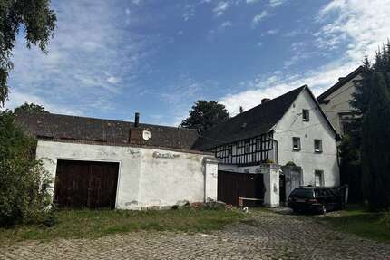 Haus zum Kaufen in Hohenmölsen OT Rössuln 160.000,00 € 120 m²