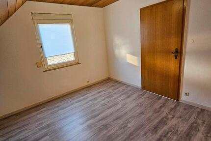 Wohnung Haus inKoblenz Arzheim zu vermietenAltbauNichtraucjer