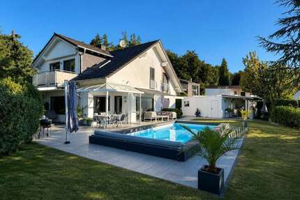 Haus zum Kaufen in Glashütten-Schloßborn 1.040.000,00 € 202 m²